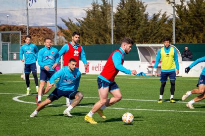 El CD Numancia prepara el choque ante el Baleares. MARIO TEJEDOR (27)