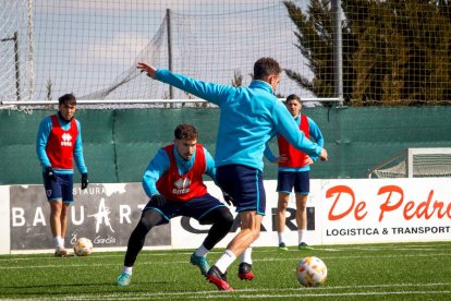 El CD Numancia prepara el choque ante el Baleares. MARIO TEJEDOR (48)
