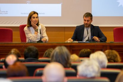 Carmen Posadas en las Jornadas de Novela histórica en Soria.-GONZALO MONTESEGURO