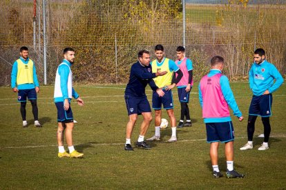 Intenso entrenamiento del CD Numancia. MARIO TEJEDOR (6)