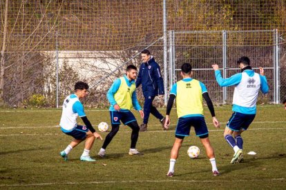 Intenso entrenamiento del CD Numancia. MARIO TEJEDOR (12)