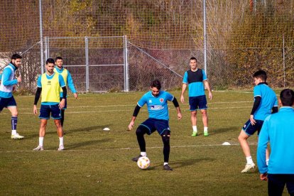 Intenso entrenamiento del CD Numancia. MARIO TEJEDOR (13)