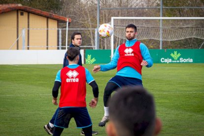Intenso entrenamiento del CD Numancia. MARIO TEJEDOR (28)