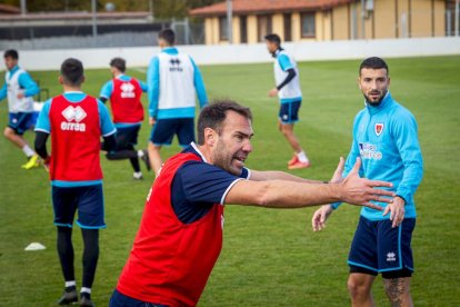 Intenso entrenamiento del CD Numancia. MARIO TEJEDOR (44)
