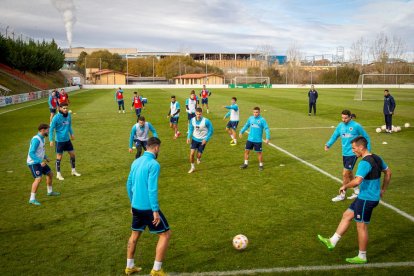 Intenso entrenamiento del CD Numancia. MARIO TEJEDOR (49)