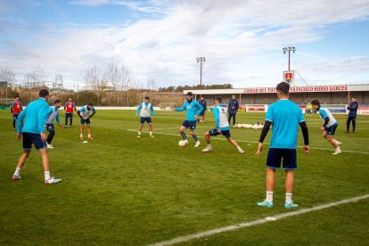Intenso entrenamiento del CD Numancia. MARIO TEJEDOR (56)