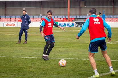 Intenso entrenamiento del CD Numancia. MARIO TEJEDOR (62)