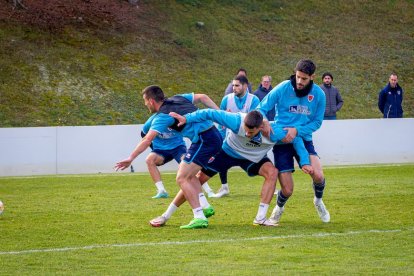 Intenso entrenamiento del CD Numancia. MARIO TEJEDOR (72)