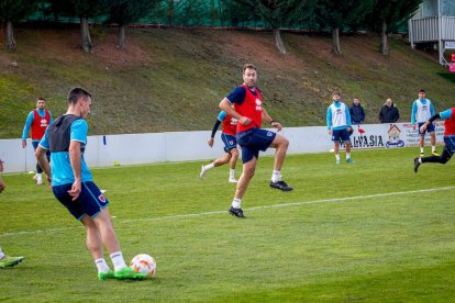 Intenso entrenamiento del CD Numancia. MARIO TEJEDOR (77)
