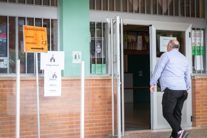 Imágenes de la jornada electoral del 28M durante la mañana.-GONZALO MONTESEGURO