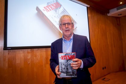 Presentación de El Ateneo de J.A. Gómez Barrera. MARIO  TEJEDOR