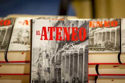 Presentación de El Ateneo de J.A. Gómez Barrera. MARIO  TEJEDOR