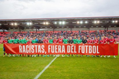 La afición respondió pero la permanencia no se pudo consumar. MARIO TEJEDOR