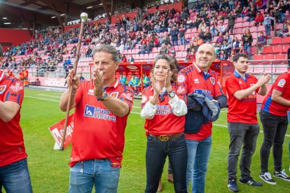 La afición respondió pero la permanencia no se pudo consumar. MARIO TEJEDOR