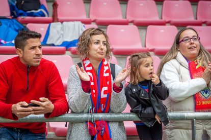La afición respondió pero la permanencia no se pudo consumar. MARIO TEJEDOR
