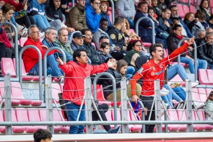 La afición respondió pero la permanencia no se pudo consumar. MARIO TEJEDOR
