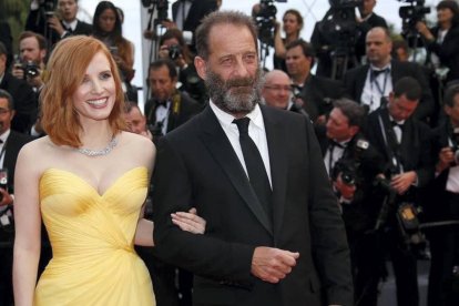 Vincent Lindon con la actriz Jessica Chastain. EFE / JULIEN WARNAND