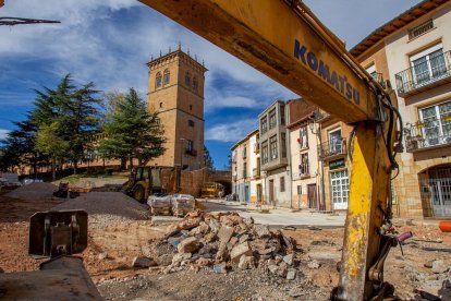 Espacios urbanos, servicios esenciales para el ciudadano, mejoras en el patrimonio y movilidad acorde con los tiempos. Son algunos aspectos que cubren las obras más importantes que se encuentra en curso en la capital y que desarrollan el Ayuntamiento, el Estado y la Junta, a veces por su cuenta y en ocasiones en colaboración. FOTÓGRAFO: MARIO TEJEDOR