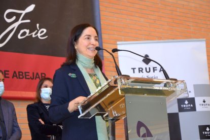 RAQUEL FERNÁNDEZ