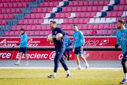Primer entrenamiento de Zarzana con el CD Numancia. MARIO TEJEDOR (16)