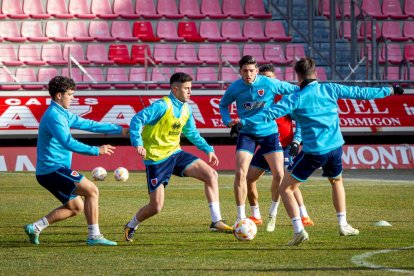 Primer entrenamiento de Zarzana con el CD Numancia. MARIO TEJEDOR (19)