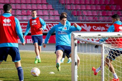 Primer entrenamiento de Zarzana con el CD Numancia. MARIO TEJEDOR (21)