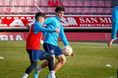 Primer entrenamiento de Zarzana con el CD Numancia. MARIO TEJEDOR (22)