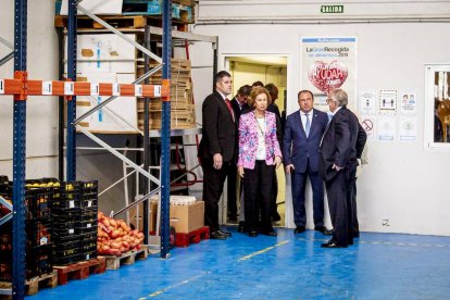 Visita de la Reina Dª Sofía al Banco de Alimentos de Soria.
