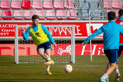 Primer entrenamiento de Zarzana con el CD Numancia. MARIO TEJEDOR (26)