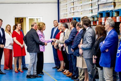 Visita de la Reina Dª Sofía al Banco de Alimentos de Soria.