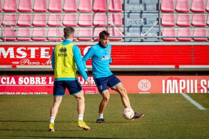 Primer entrenamiento de Zarzana con el CD Numancia. MARIO TEJEDOR (29)