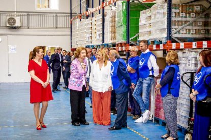 Visita de la Reina Dª Sofía al Banco de Alimentos de Soria.