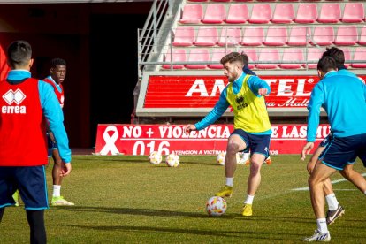 Primer entrenamiento de Zarzana con el CD Numancia. MARIO TEJEDOR (32)