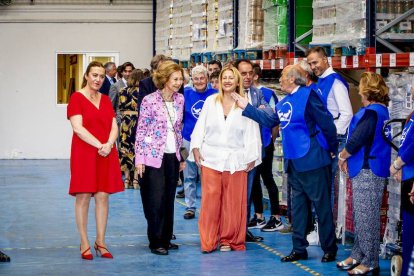 Visita de la Reina Dª Sofía al Banco de Alimentos de Soria.