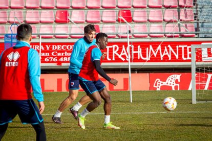 Primer entrenamiento de Zarzana con el CD Numancia. MARIO TEJEDOR (33)
