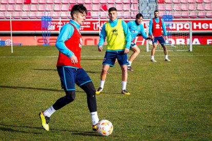 Primer entrenamiento de Zarzana con el CD Numancia. MARIO TEJEDOR (34)