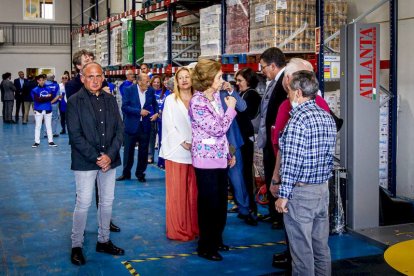 Visita de la Reina Dª Sofía al Banco de Alimentos de Soria.