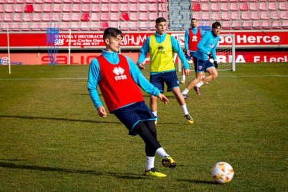 Primer entrenamiento de Zarzana con el CD Numancia. MARIO TEJEDOR (35)