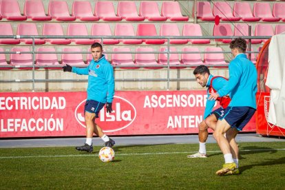 Primer entrenamiento de Zarzana con el CD Numancia. MARIO TEJEDOR (36)