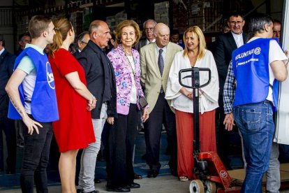 Visita de la Reina Dª Sofía al Banco de Alimentos de Soria.