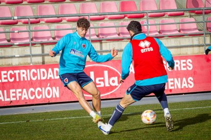 Primer entrenamiento de Zarzana con el CD Numancia. MARIO TEJEDOR (40)
