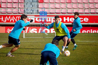 Primer entrenamiento de Zarzana con el CD Numancia. MARIO TEJEDOR (38)