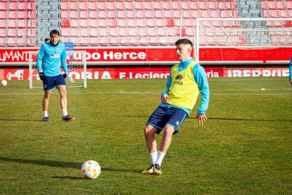 Primer entrenamiento de Zarzana con el CD Numancia. MARIO TEJEDOR (41)