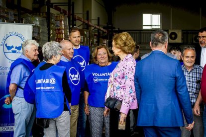 Visita de la Reina Dª Sofía al Banco de Alimentos de Soria.
