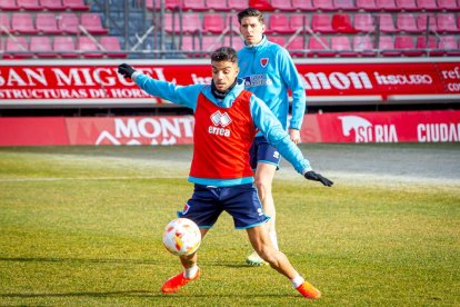 Primer entrenamiento de Zarzana con el CD Numancia. MARIO TEJEDOR (45)