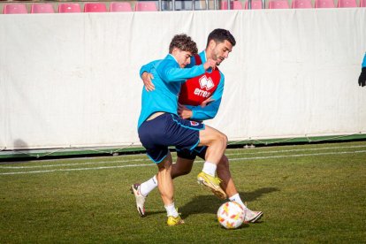 Primer entrenamiento de Zarzana con el CD Numancia. MARIO TEJEDOR (46)