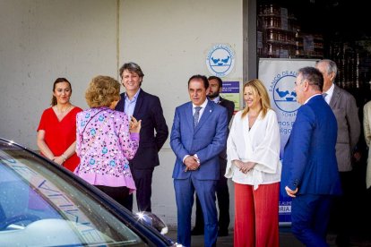 Visita de la Reina Dª Sofía al Banco de Alimentos de Soria.