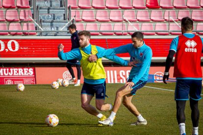 Primer entrenamiento de Zarzana con el CD Numancia. MARIO TEJEDOR (54)