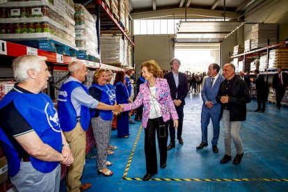 Visita de la Reina Dª Sofía al Banco de Alimentos de Soria.