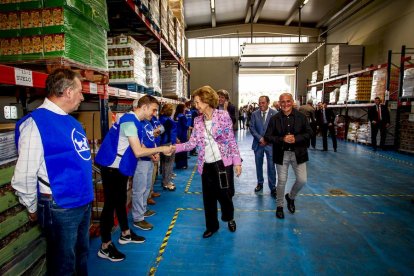 Visita de la Reina Dª Sofía al Banco de Alimentos de Soria.